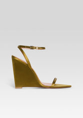 Nelly Wedge